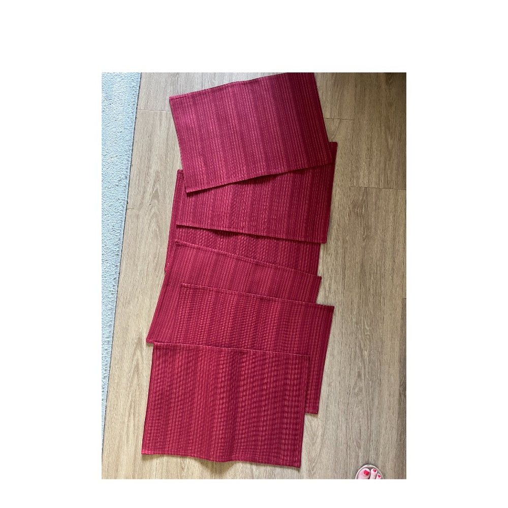 NWT Fabric large Red Strip placemats Holiday Tablescape